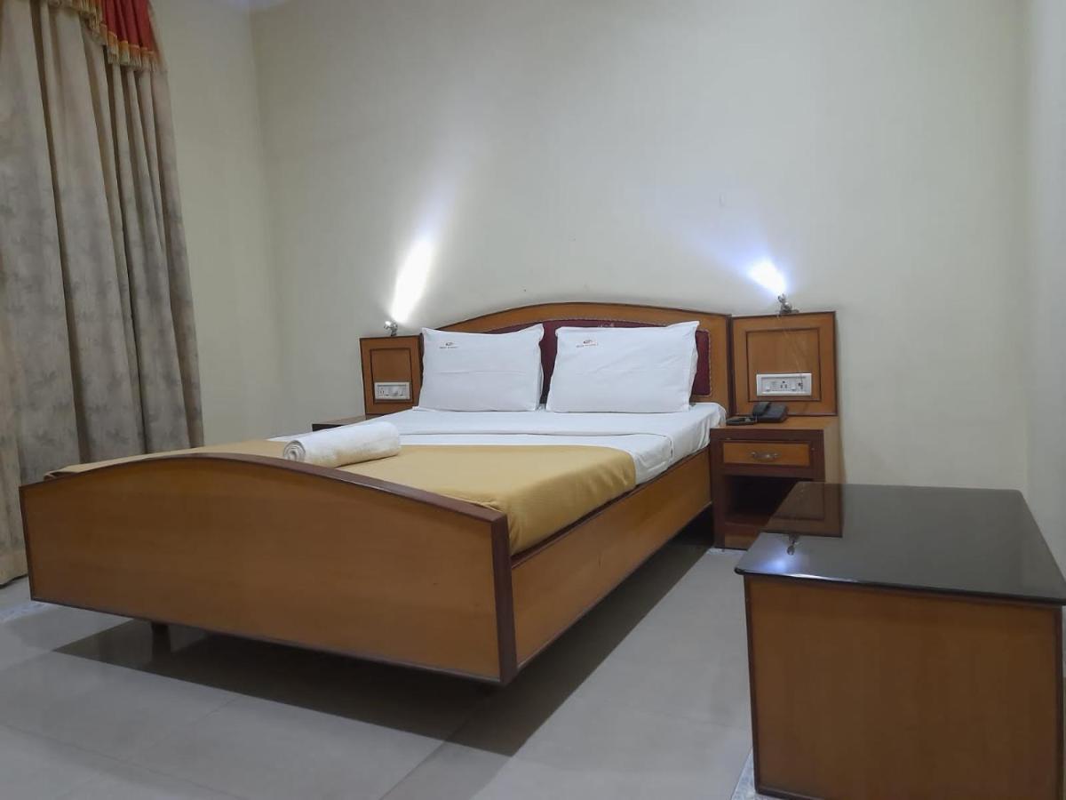 Dp Oberoi Residency Hotel Kochi Exterior photo