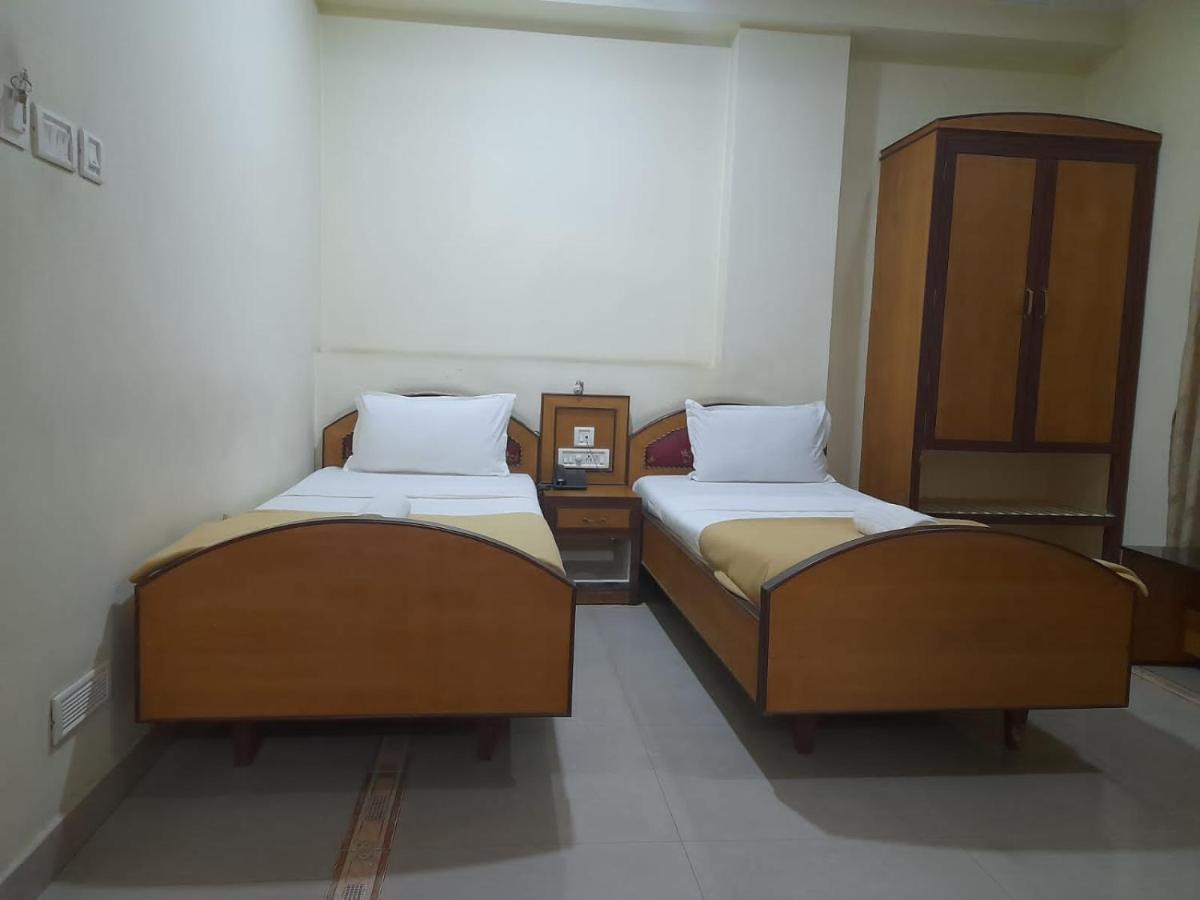 Dp Oberoi Residency Hotel Kochi Exterior photo